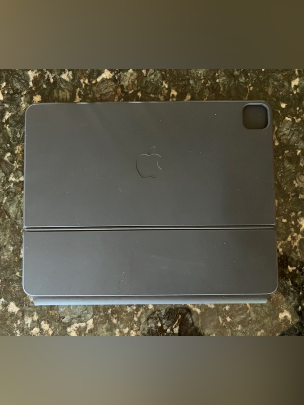 Apple Magic Keyboard Case, 12.9 inch with Trackpad - Picture 4 of 12